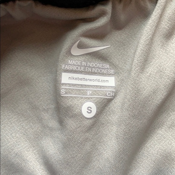 Nike running shorts - Picture 2 of 2